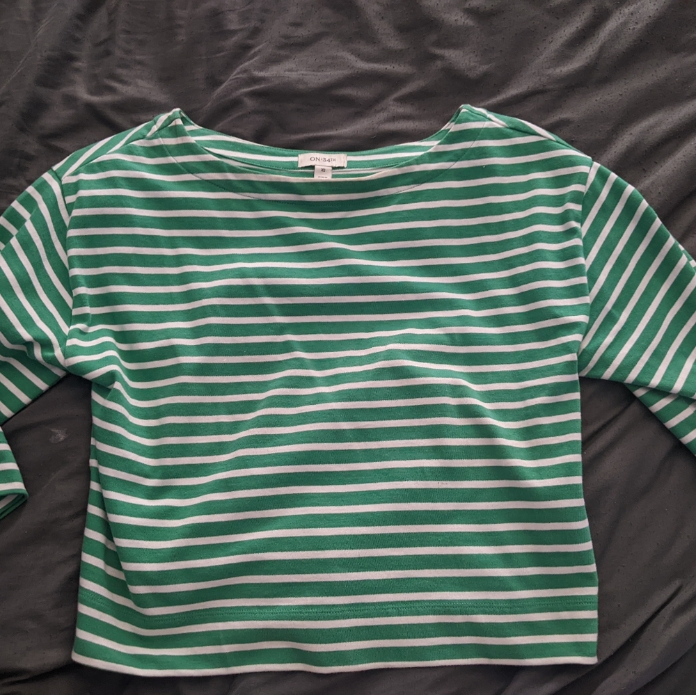 On 34th...top ..xs ...brand new